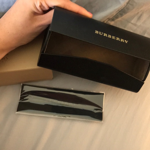 Burberry sunglass case with wipe